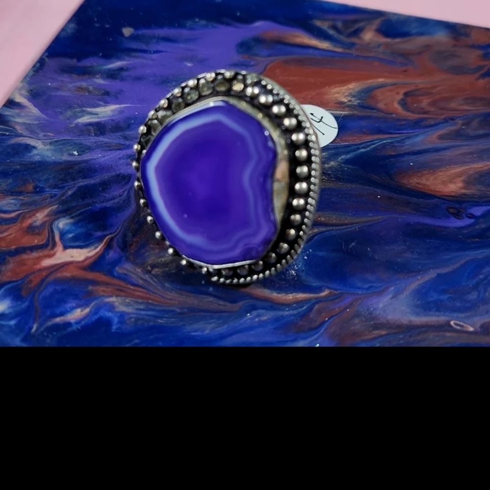 S8 1/4-8 1/2, Gorgeous,Vibrant, Fancy-Shape Purple-Dyed Agate Ring.Ornate Design